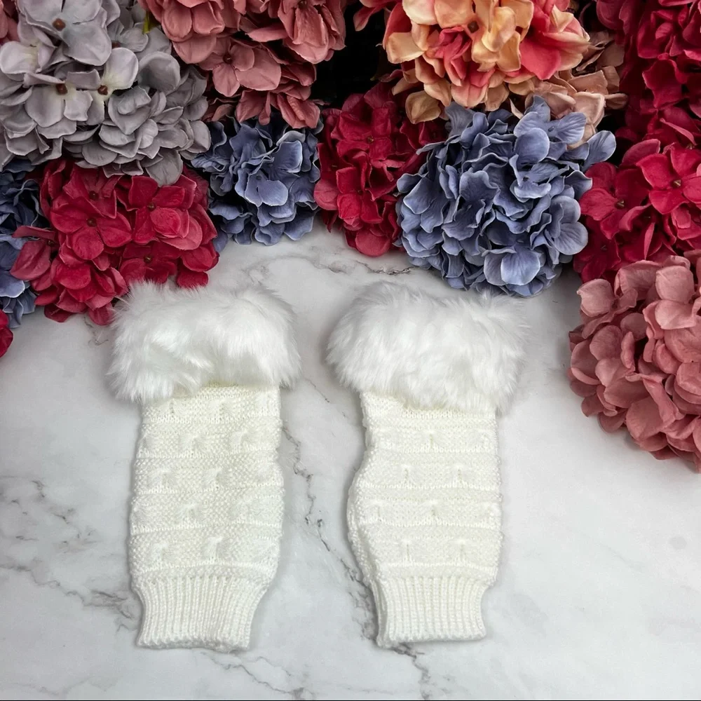 White Cable Knit Faux Fur Trim Fingerless Gloves - Women